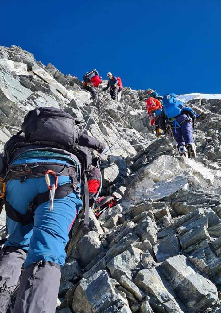 Битолчаните Сашо Палигора и Горан Дамевски го освоија Island Peak