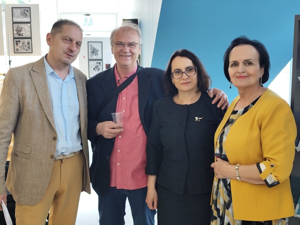 ПОЕТИТЕ БОРЧЕ ПАНОВ И ДАНИЕЛА АНДОНОВСКА-ТРАЈКОВСКА ЈА ПРЕТСТАВУВАА С. МАКЕДОНИЈА НА ПОЕТСКИ ФЕСТИВАЛ ВО ИТАЛИЈА