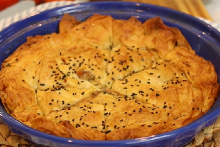 pita-so-piperki-i-sirenje-leten-recept-za-vkusen-obrok