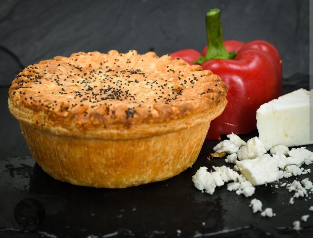 Пита со Пиперки и Сирење – Летен Рецепт за Вкусен Оброк