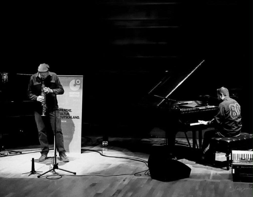 Костов и Гинтер со незаборавен „Times of Turbulence"