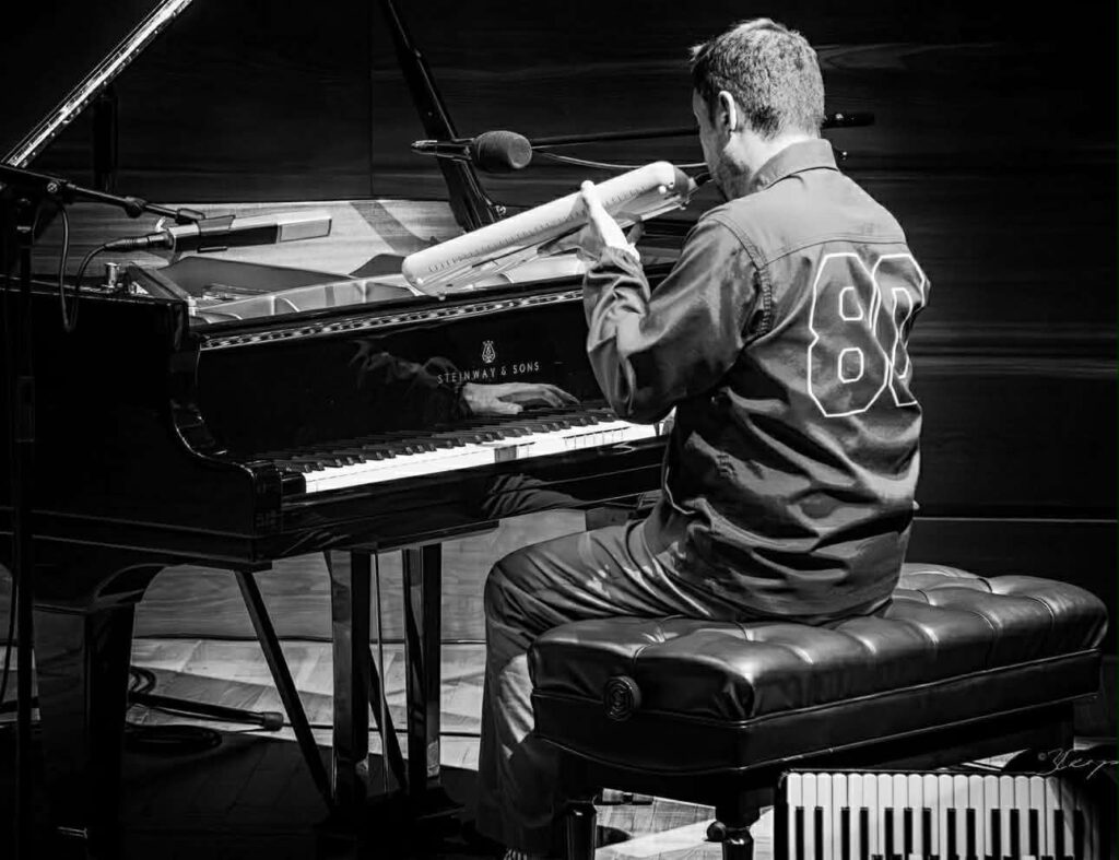 Костов и Гинтер со незаборавен „Times of Turbulence"