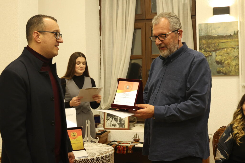 СВЕЧЕНО ДОДЕЛУВАЊЕ НА КНИЖЕВНИТЕ НАГРАДИ „ВАСИЛ ИЉОСКИ“ ВО КРУШЕВО