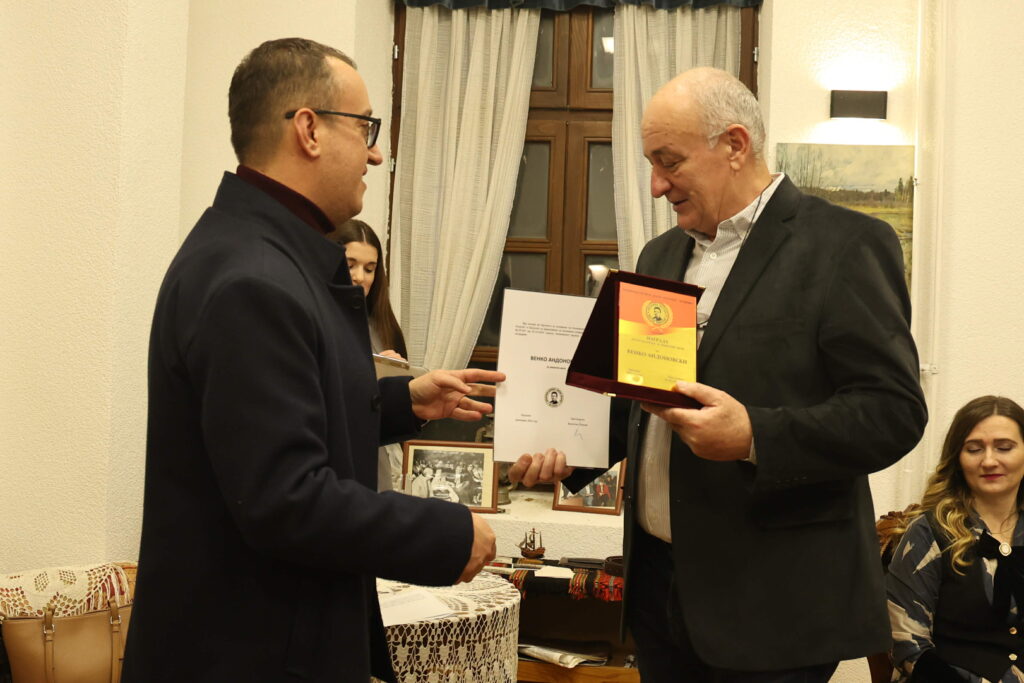 СВЕЧЕНО ДОДЕЛУВАЊЕ НА КНИЖЕВНИТЕ НАГРАДИ „ВАСИЛ ИЉОСКИ“ ВО КРУШЕВО