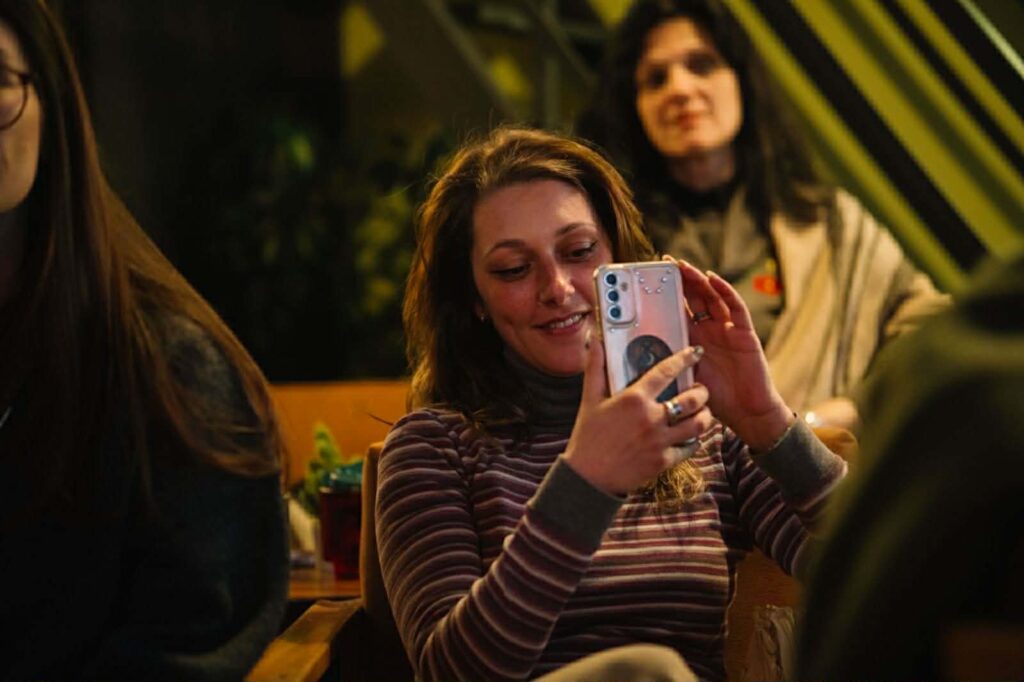 ЉУБ•ОФ: Кога уметноста и психологијата разговараат за љубовта во СВЕСНОСТ