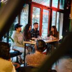 ЉУБОВТА ПО „SEEN“: КАКО ДИГИТАЛНАТА ЕРА ЈА РЕДЕФИНИРА БЛИСКОСТА